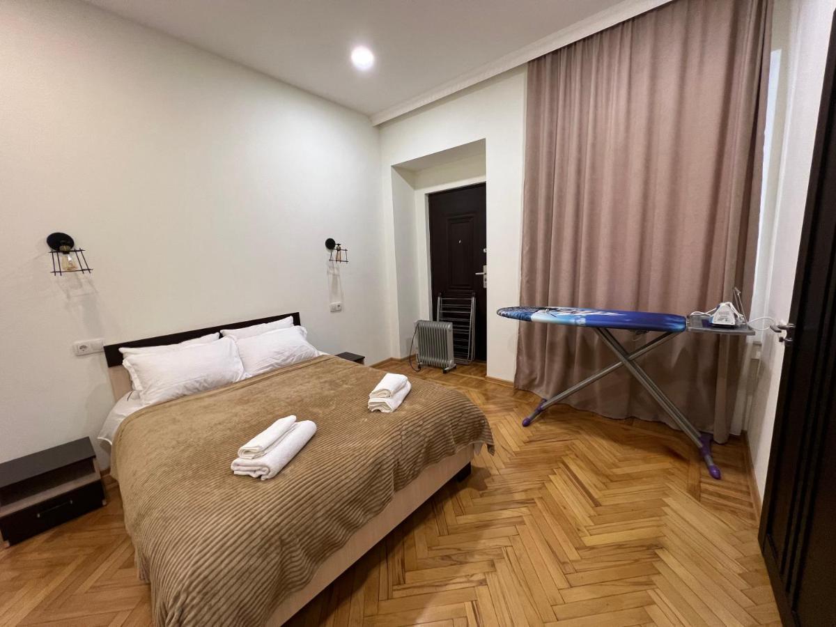 Cosy Apartment In Tbilisi Centre Esterno foto
