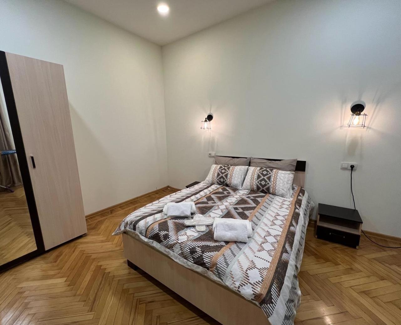 Cosy Apartment In Tbilisi Centre Esterno foto